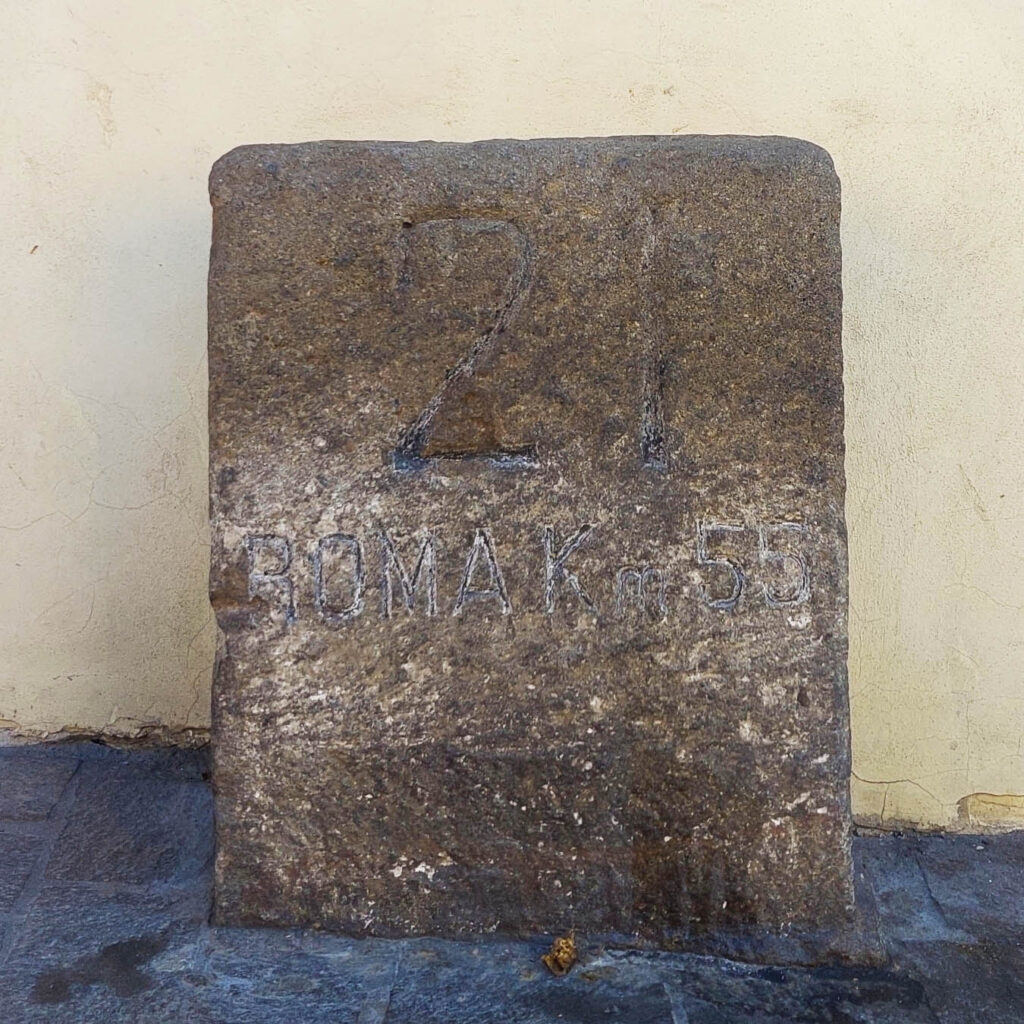 Km 21 della Cassia Cimina partendo da Viterbo. Presso Ronciglione